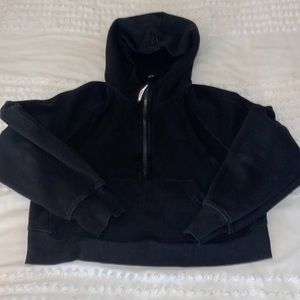 Lululemon Scuba jacket. In very good condition! Only worn once.